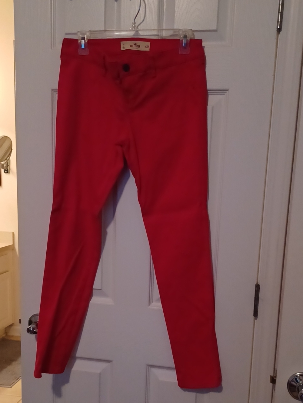 << Hollister Red Slim Fit Bottoms Size 7